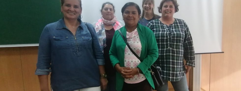 Foto: Mulleres Bravas de Honduras e Galicia na Universidade de Santiago de Compostela.